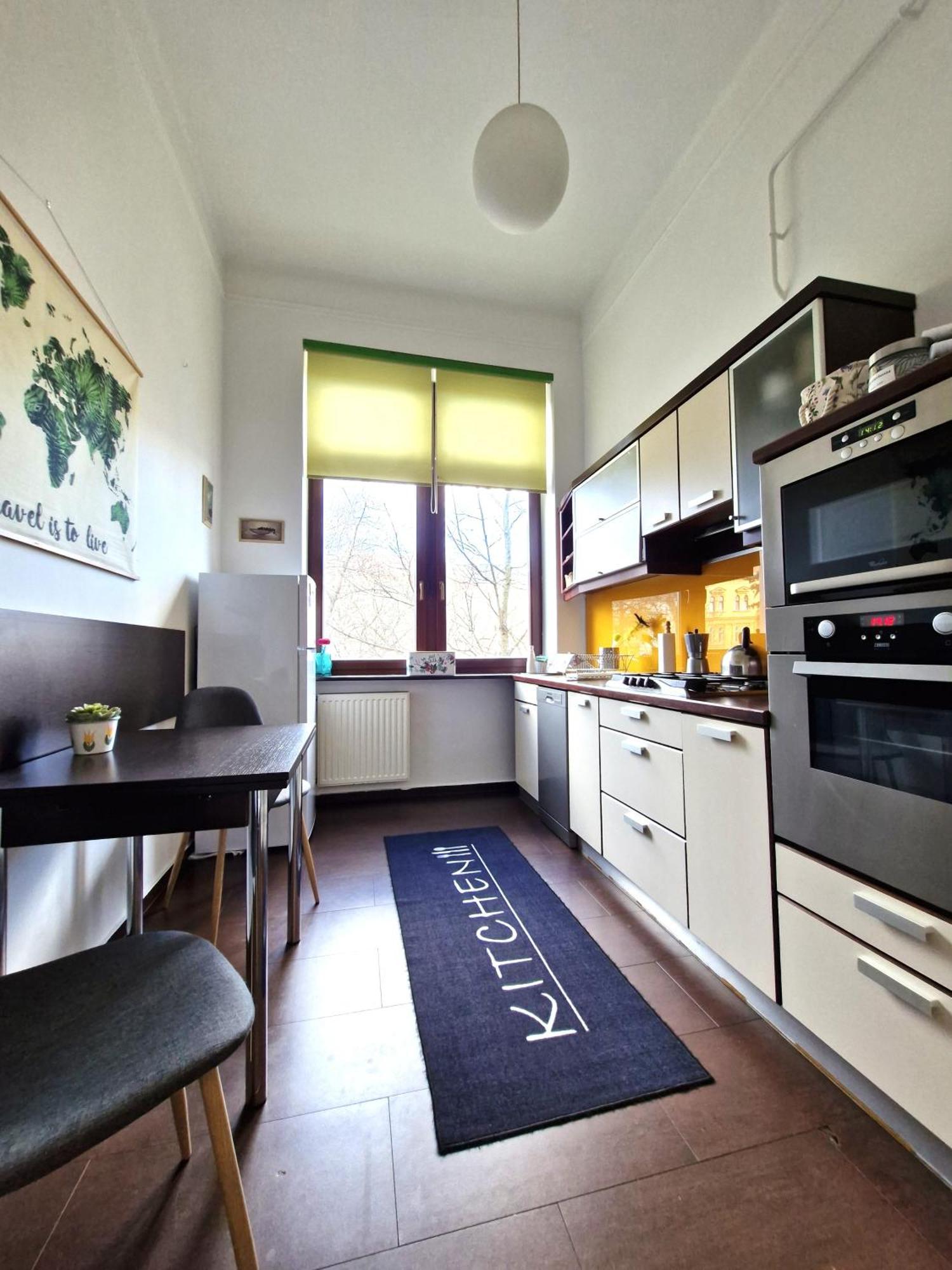 Deak Apartman Шопрон Экстерьер фото