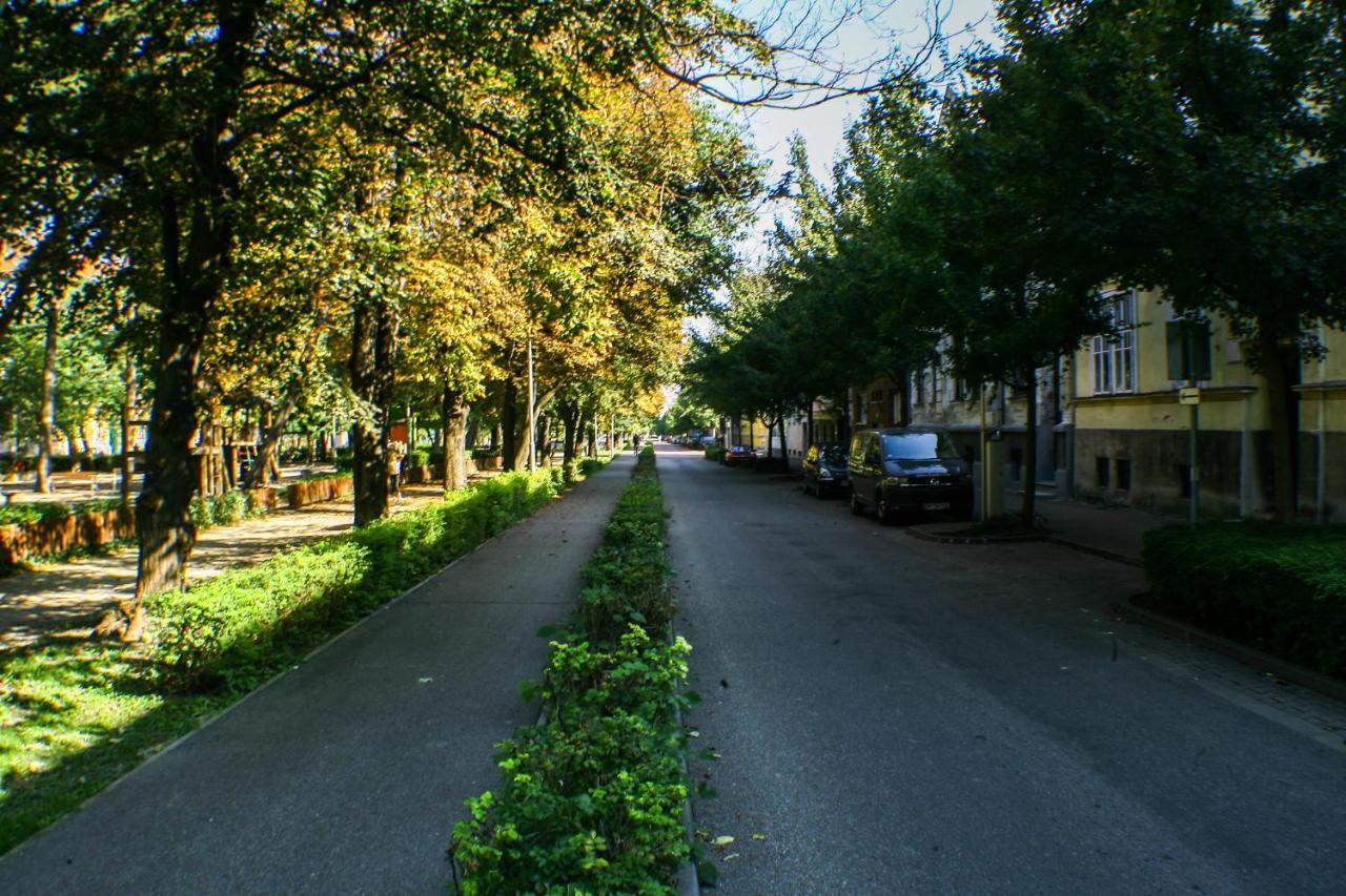 Deak Apartman Шопрон Экстерьер фото