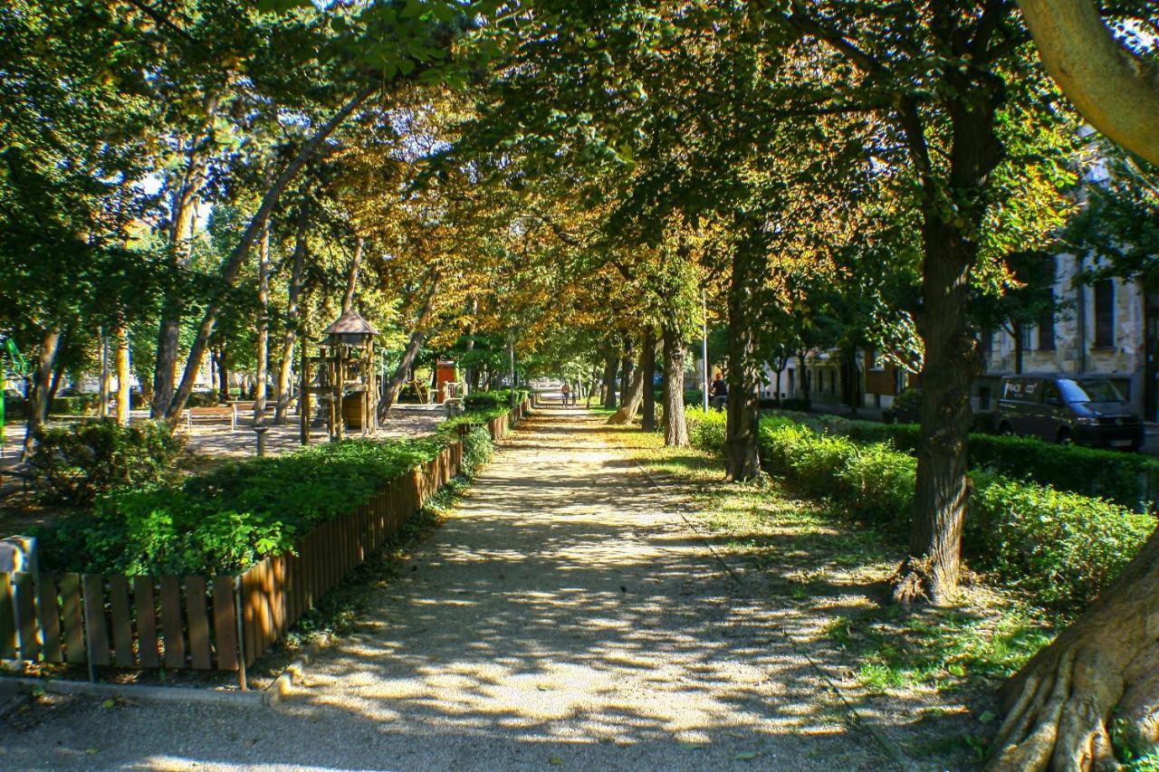 Deak Apartman Шопрон Экстерьер фото