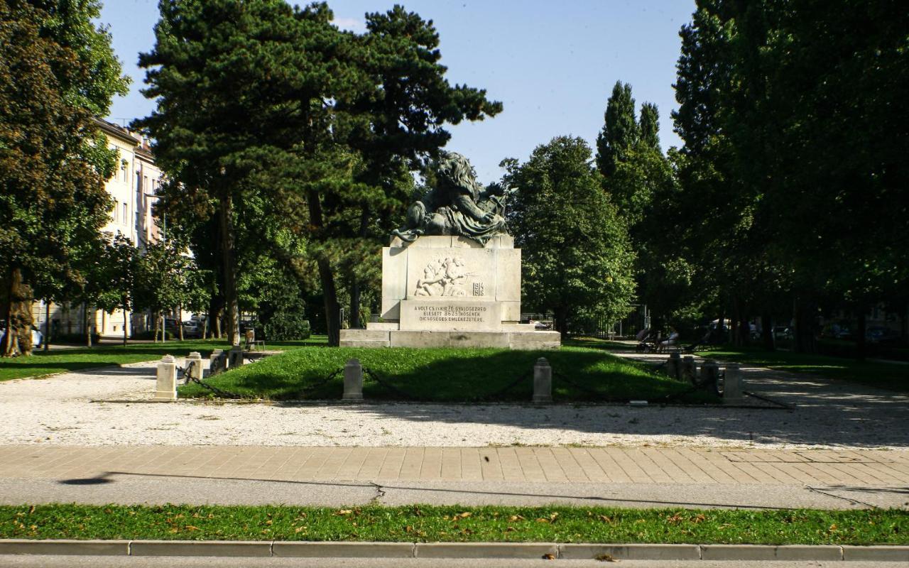 Deak Apartman Шопрон Экстерьер фото