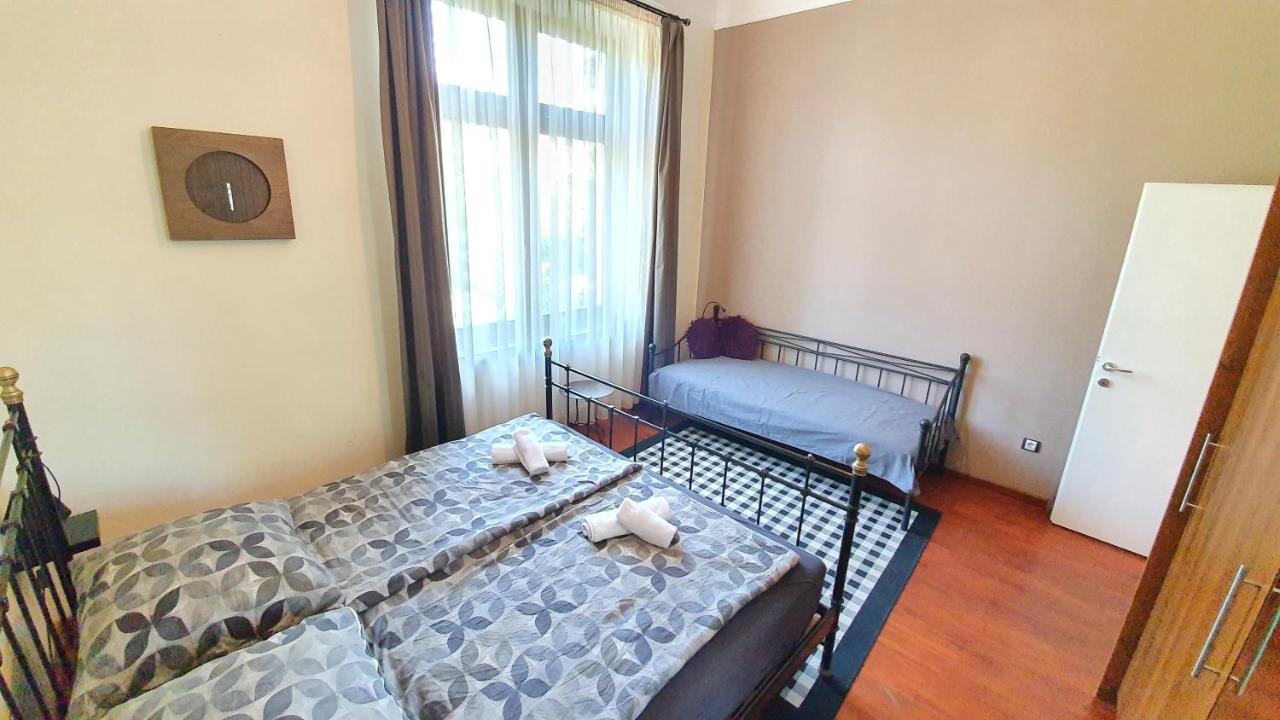 Deak Apartman Шопрон Экстерьер фото